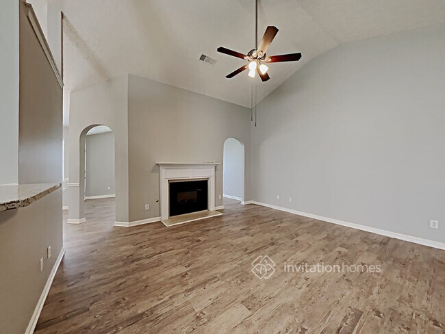 Building Photo - 1317 Kent Manor