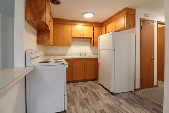 Building Photo - 1618 W 7th Pl