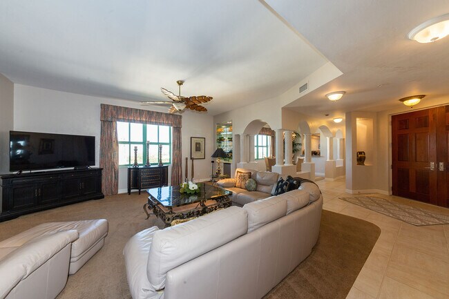 Building Photo - 930 Cape Marco Dr