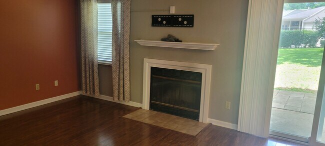 Foto del edificio - Knoxville 37923 - 2 bedroom 2.5 bath townh...