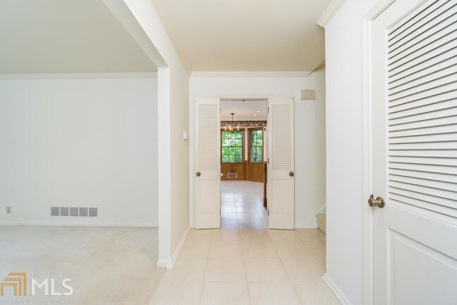 Building Photo - 1787 W Nancy Creek Dr NE