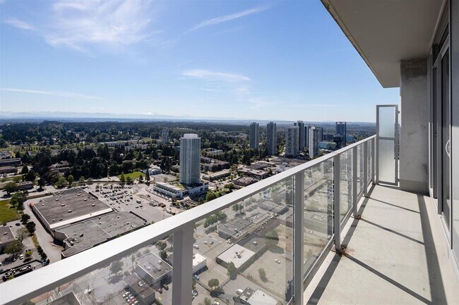 Photo du bâtiment - 13495 Central Ave