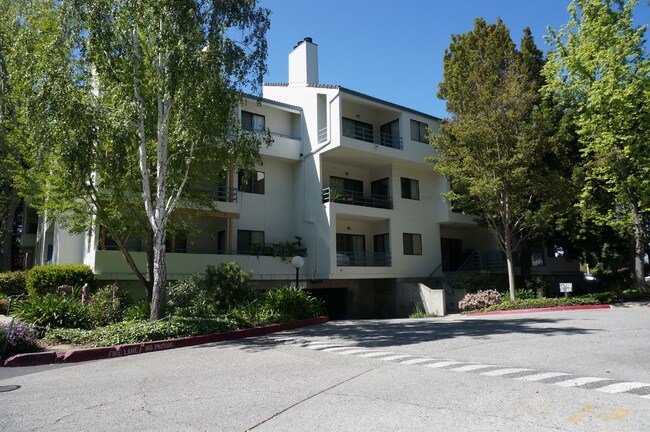 Building outside - 4691 Albany Cir