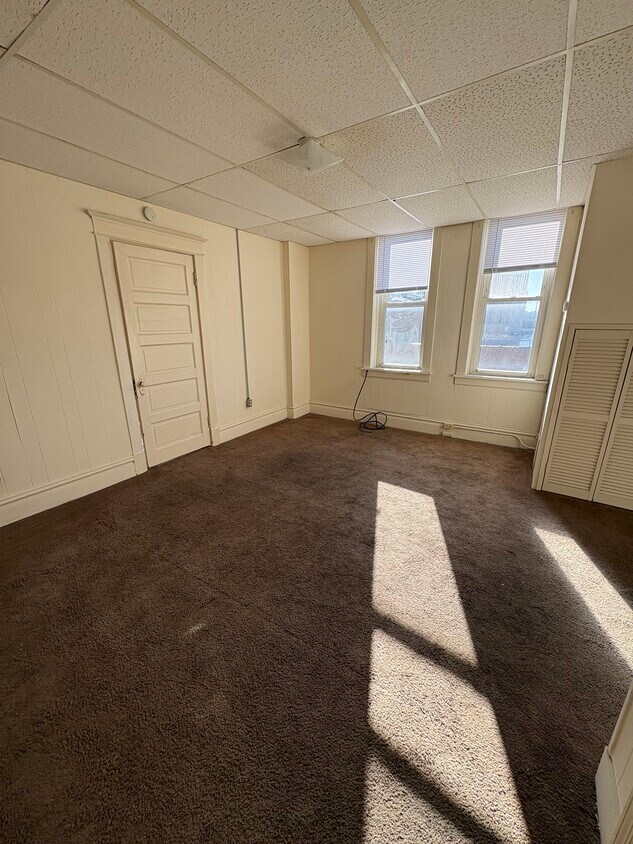 Primary Photo - 146 Gooding St