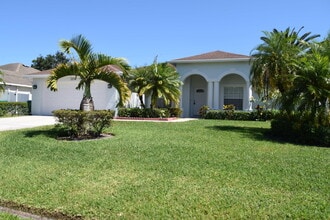 Building Photo - 1074 SW Janar Ave