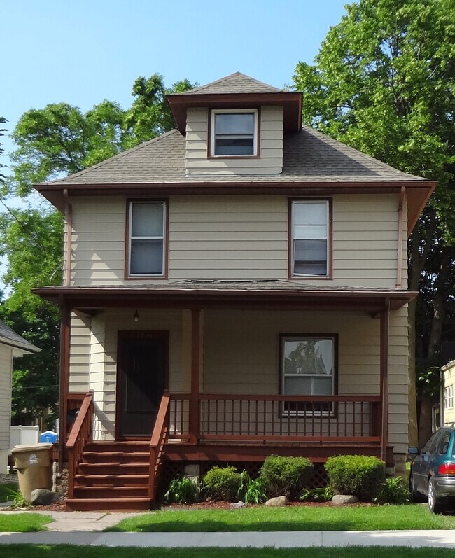 Building Photo - 1204 Chandler St