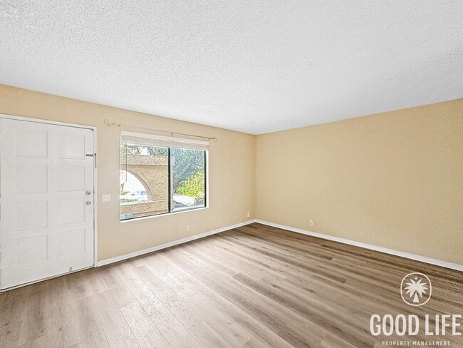 Building Photo - Charming 2-Story Santee Home with Private Patio, In-Unit Laundry & A/C