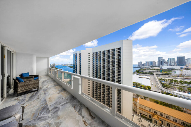 Foto del edificio - 1717 N Bayshore Dr