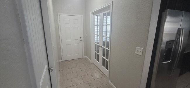 Building Photo - 5823 Bridle Bnd