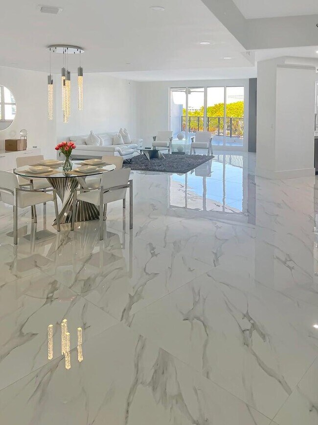 Foto del edificio - 615 Bayshore Dr