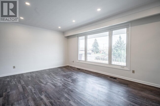Building Photo - 4 Starlight Ct