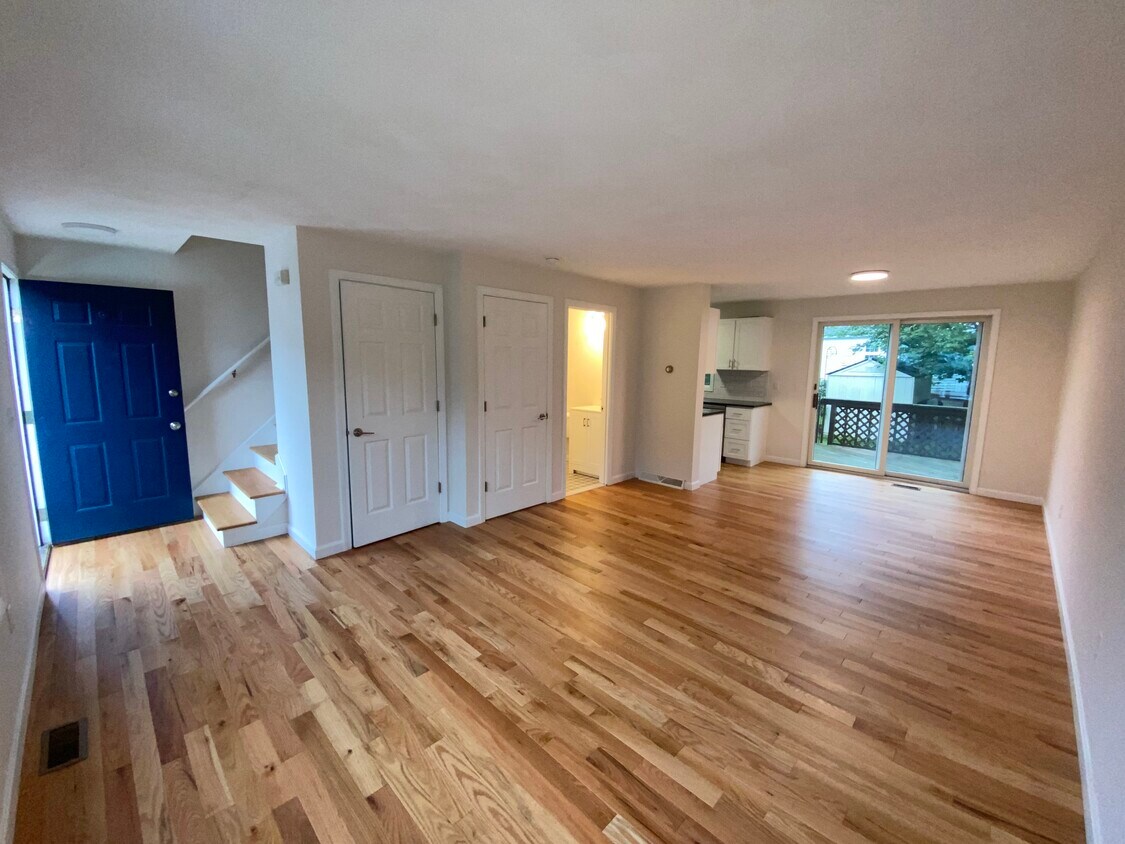 20 Pepin St, West Warwick, RI 02893 Townhome Rentals in West Warwick