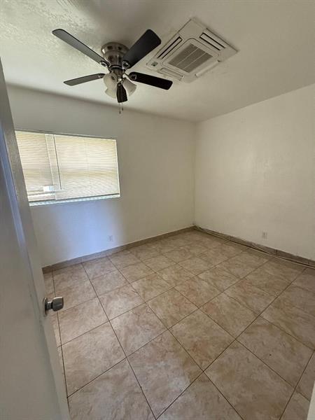 Foto del edificio - 713 NE 3rd St