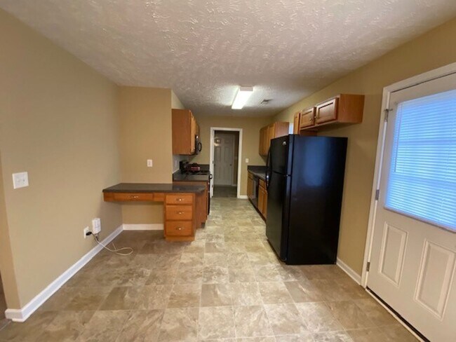 Building Photo - All brick Rental Home