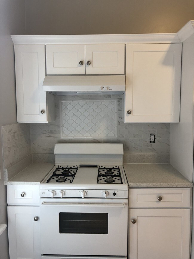 Foto del edificio - 900 W Newport Ave