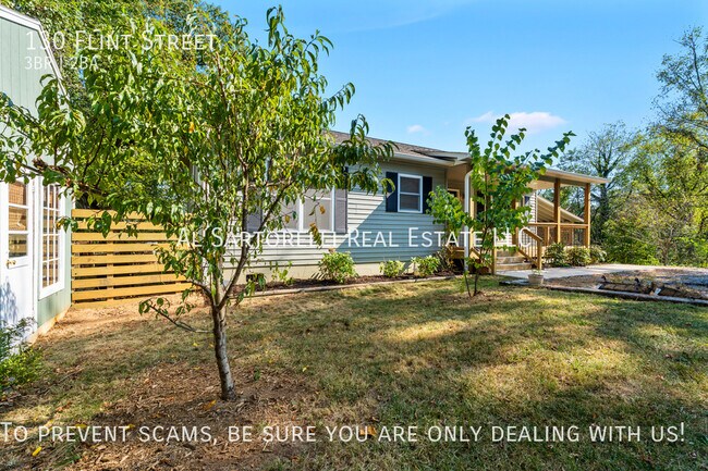 Building Photo - Gorgeous Views & Fenced in Backyard w/Priv...