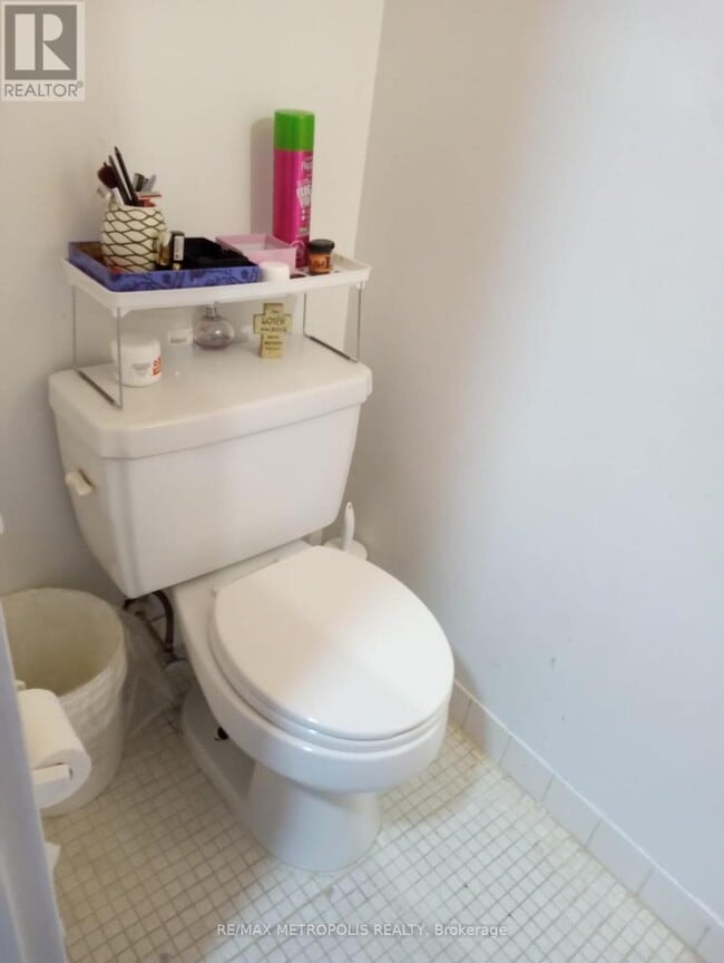 Building Photo - 25 Sunrise Ave