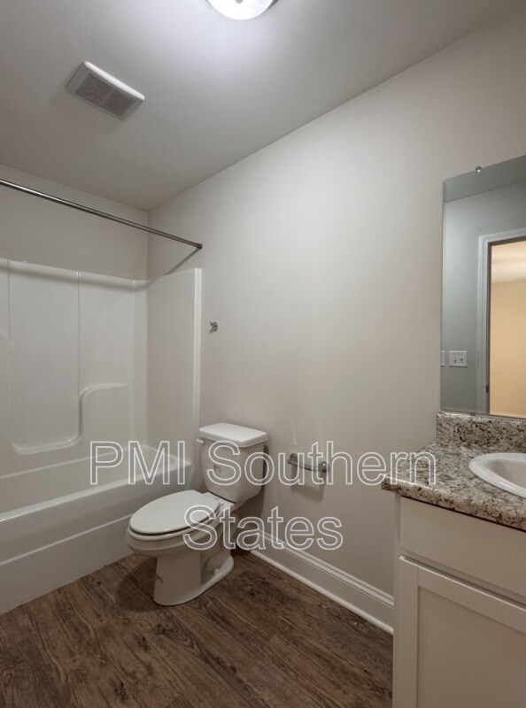 Foto del edificio - 208 Walnut Hill Dr