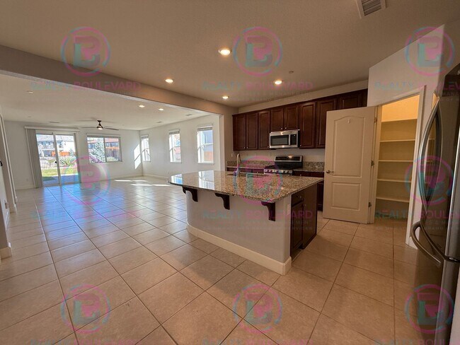 Foto del edificio - Gorgeous Newer 3 Bedroom Home! Located off...
