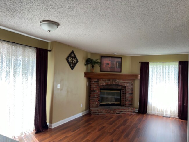 Foto del edificio - 1415 E 153rd Terrace