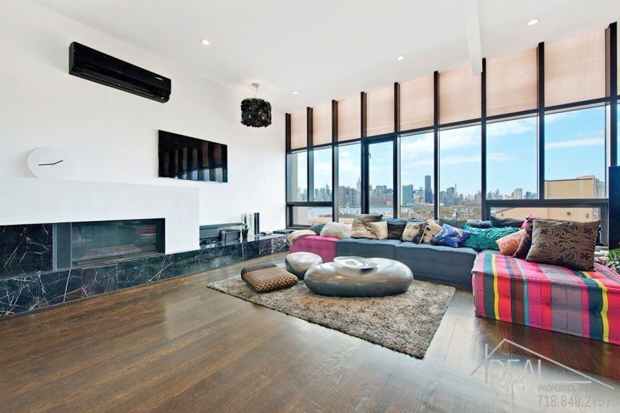 Primary Photo - Penthouse 2 Bedroom Condo in Greenpoint