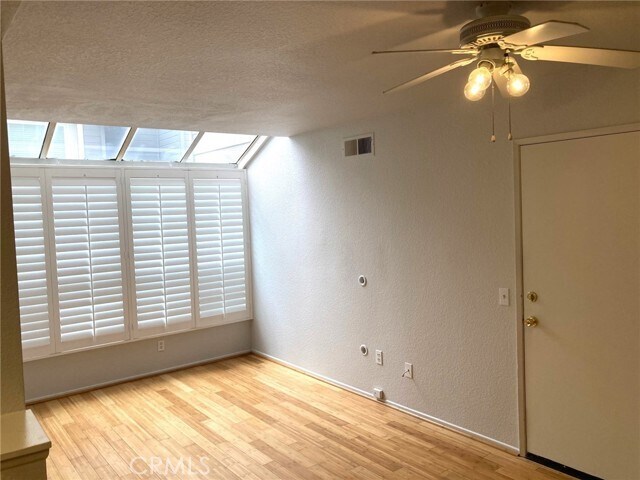 Building Photo - 13516 Apricot St