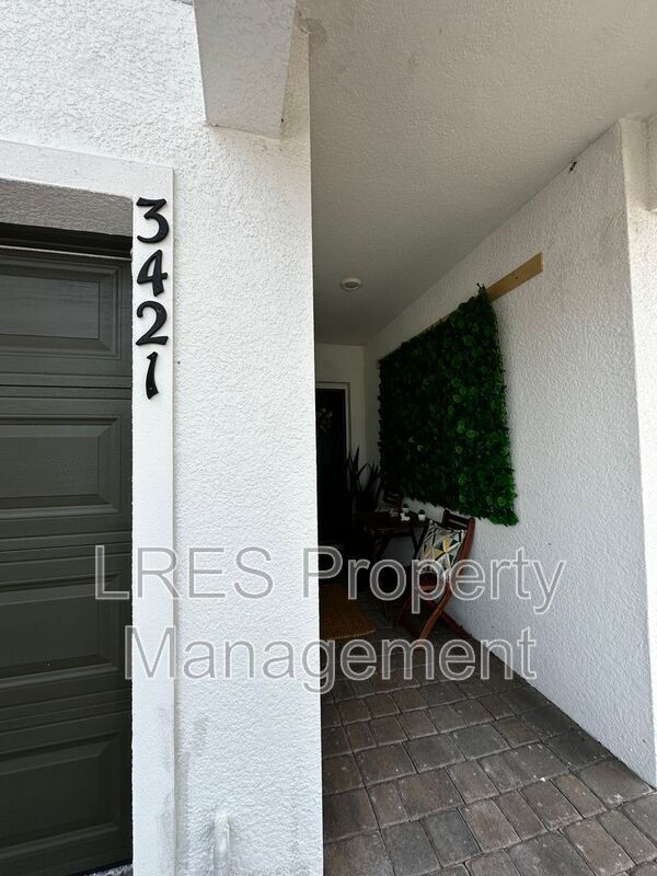 Foto del edificio - 3421 Beau Rd