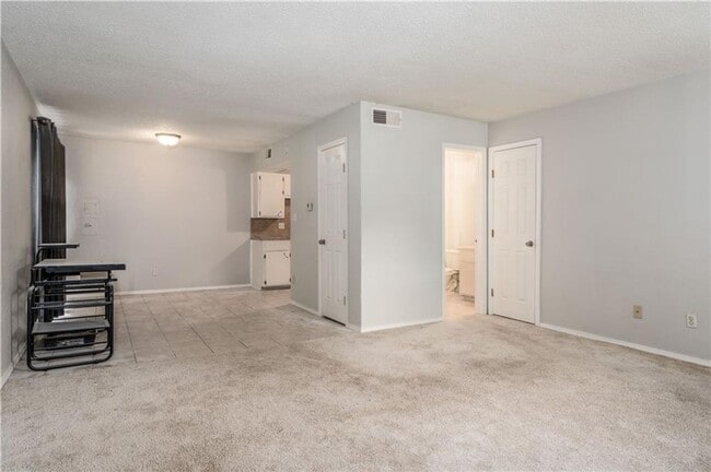 Building Photo - Charming 2 Bed, 2 Bath, 2-Story Condominiu...
