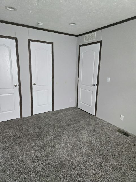 Building Photo - 153 Skyline Dr