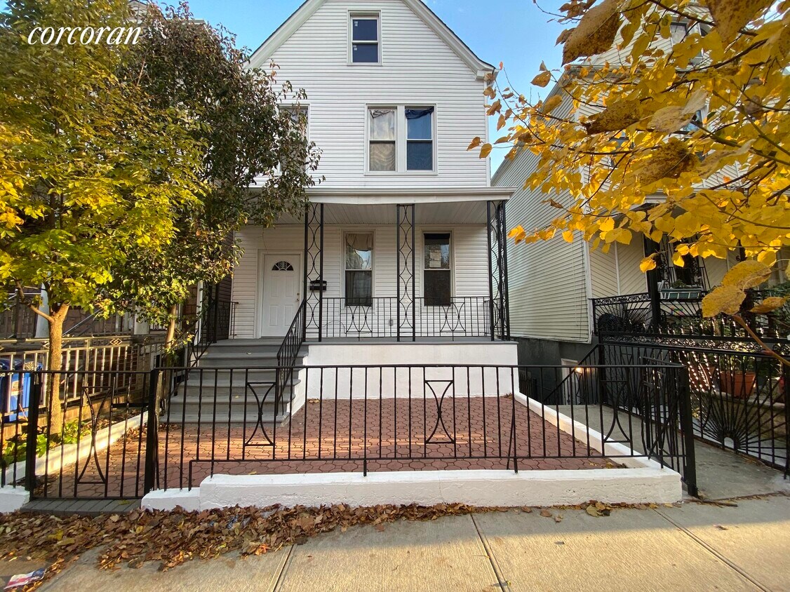 68 Sunnyside Ave, Brooklyn, NY 11207 Room for Rent in Brooklyn, NY