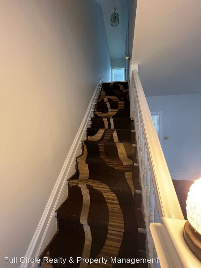 Foto del edificio - 5 br, 1 bath House - 744 S Saint John