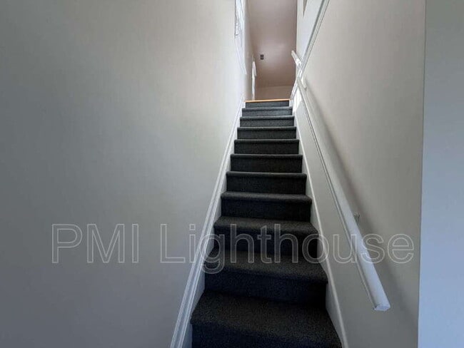 Building Photo - 15 Amys Ct