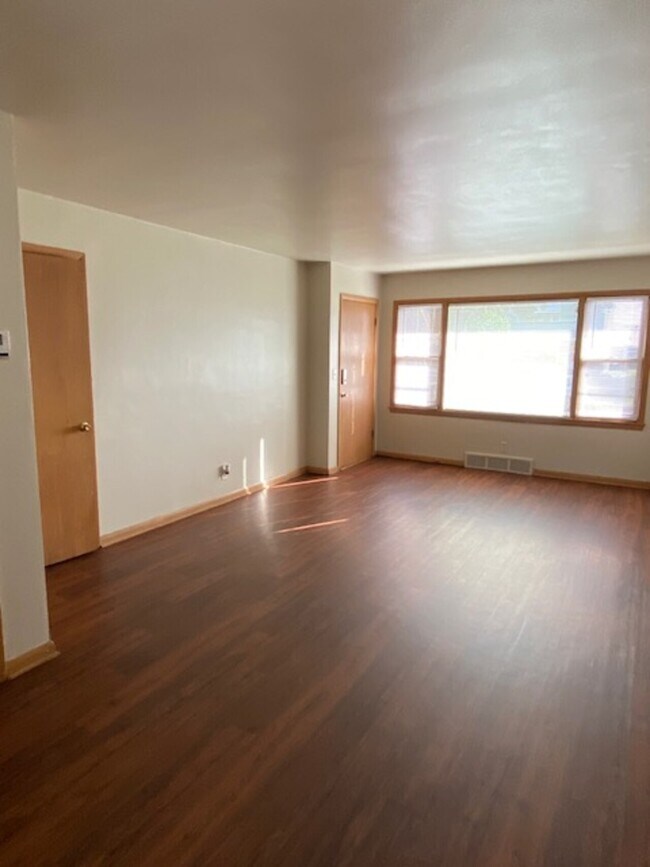 Building Photo - 4061 N 61th St