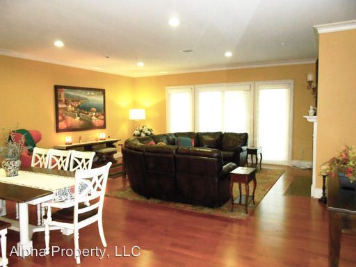 Building Photo - 701 Montebello Dr