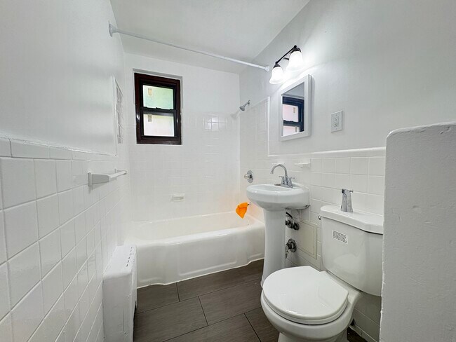 235 S Harrison St 401 - 268 S Harrison St