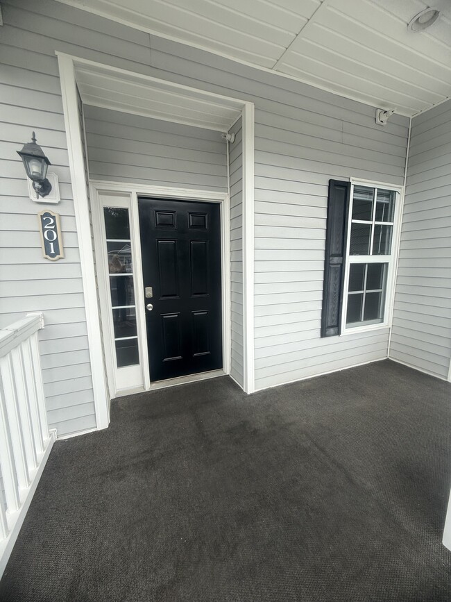 Building Photo - 5034 Belleglen Ct