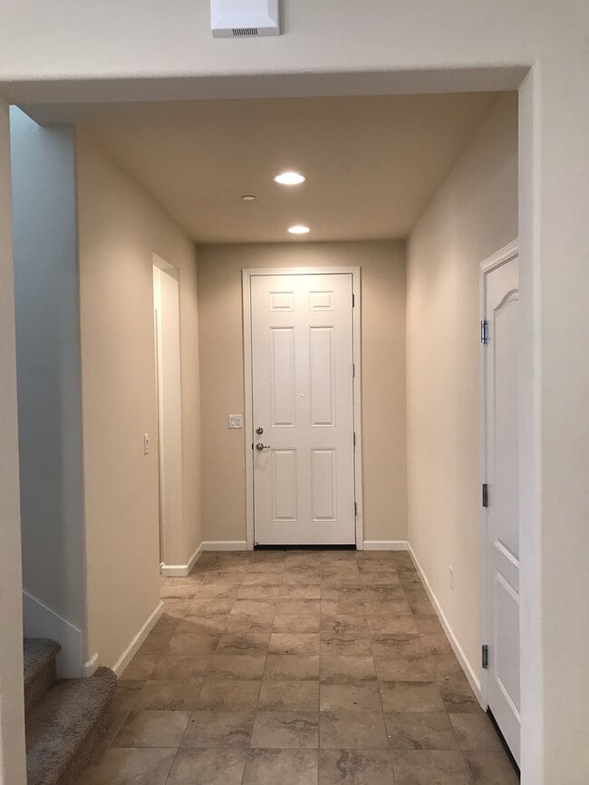 Building Photo - Home for Rent in Rocklin on the I-80 Corridor close to Rocklin Commons Shopping and Sierra College