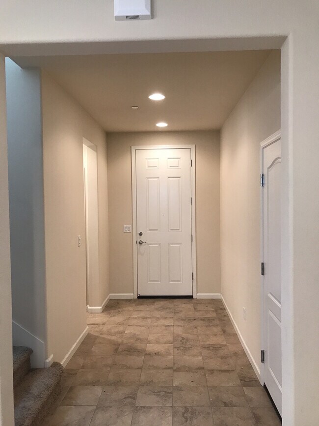 Foto del edificio - Home for Rent in Rocklin on the I-80 Corridor close to Rocklin Commons Shopping and Sierra College