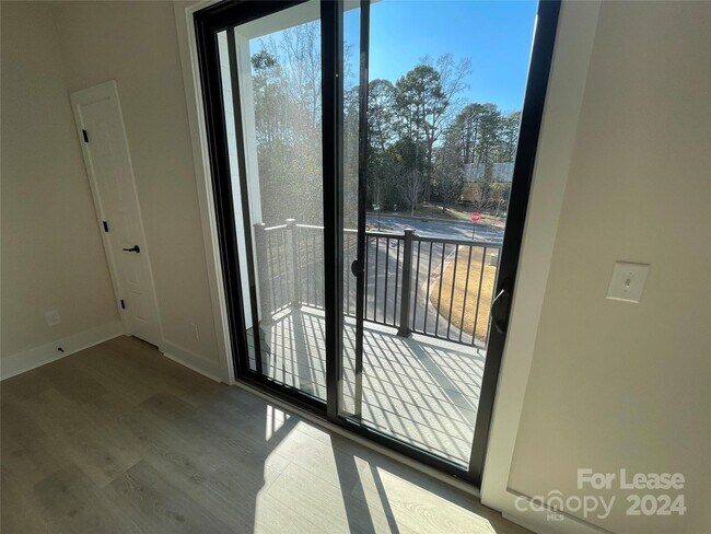 Building Photo - 9123 Galleria Ct Dr