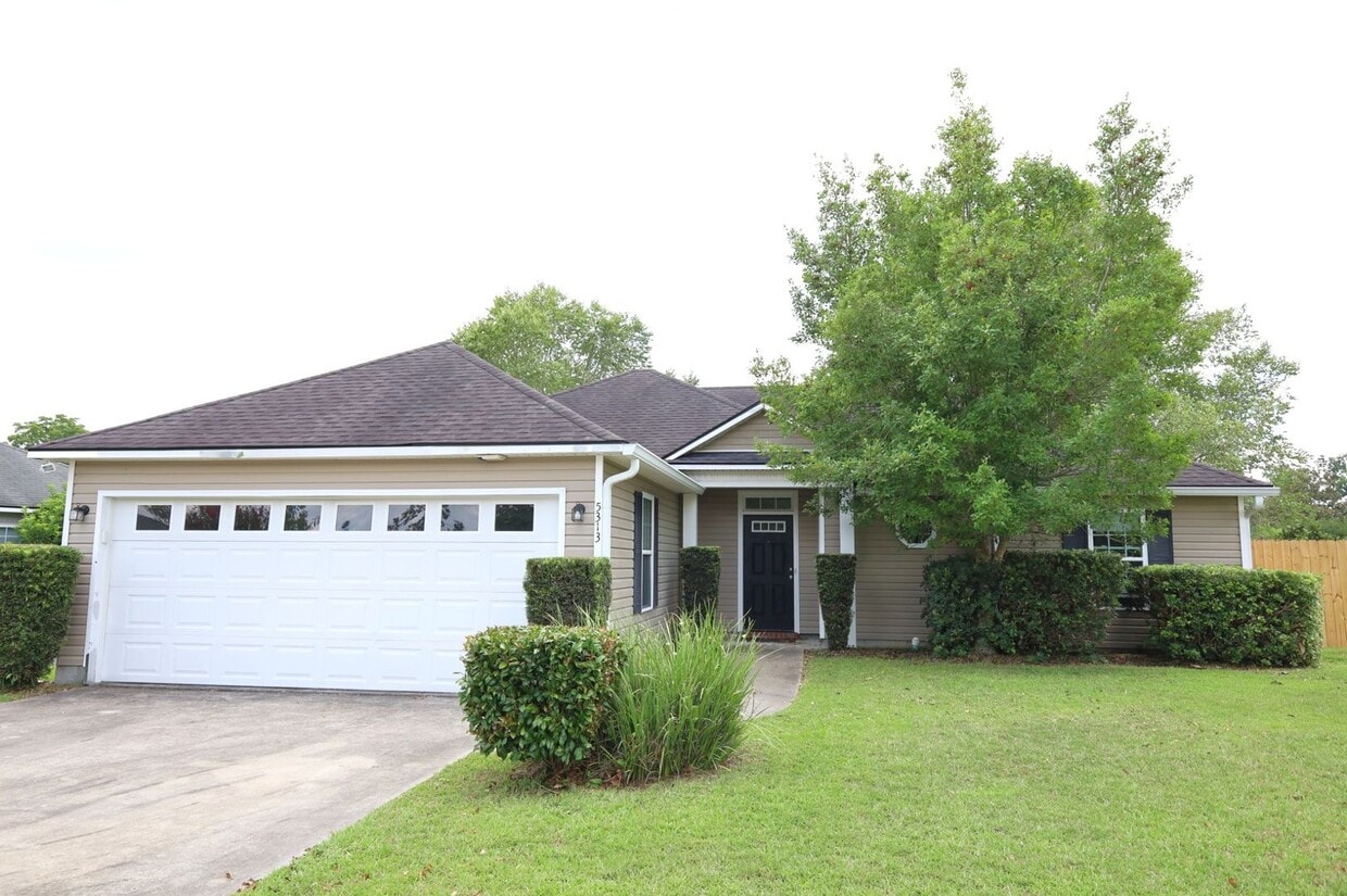 Primary Photo - 5313 Vine Dr