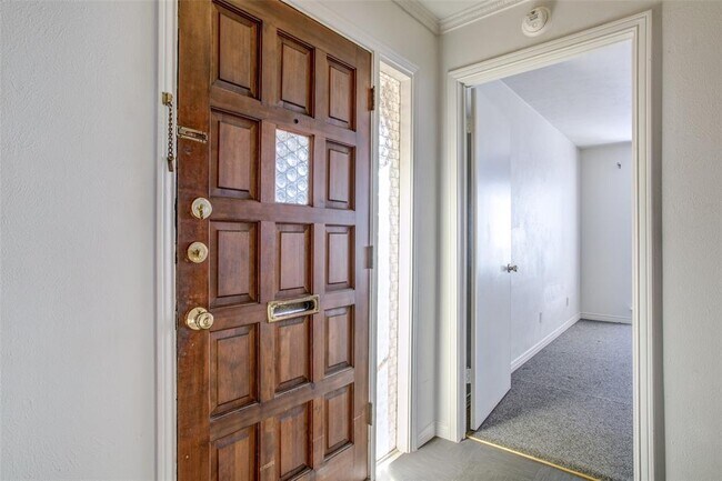 Foto del edificio - 7605 Meadow Oaks Dr