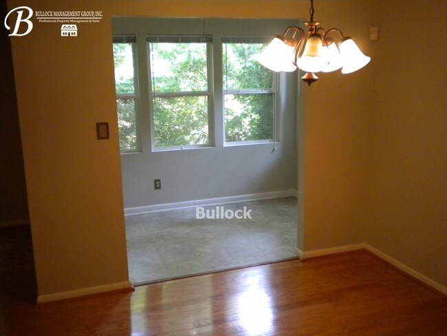 Building Photo - 5157 Roswell Rd