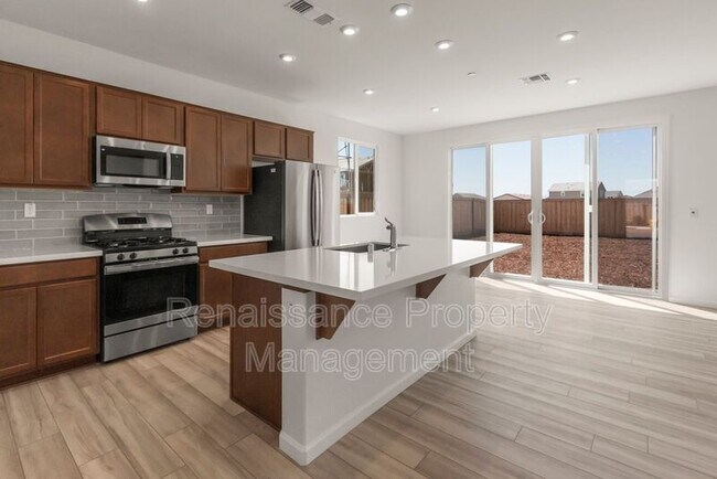 Building Photo - 828 Bewick Dr