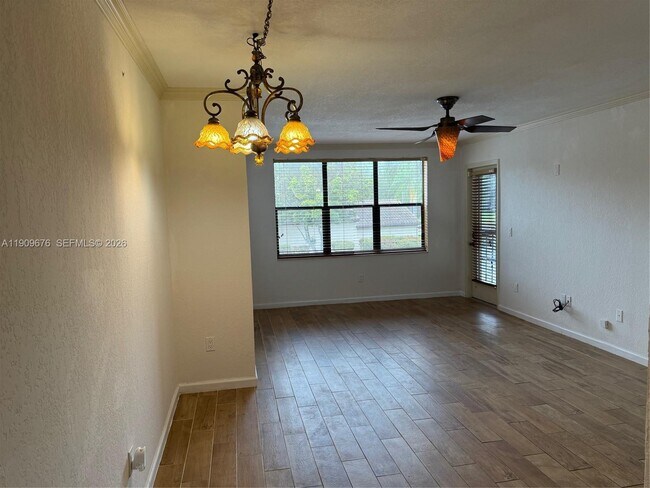 Foto del edificio - 4401 W McNab Rd