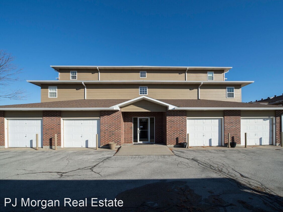 2 br, 2 bath House 3325 N 148th Ct 3303 House for Rent in Omaha