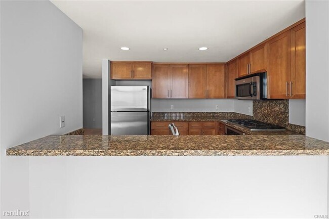 Building Photo - 400 W Ocean Blvd