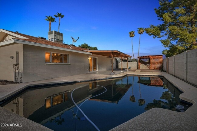 Foto del edificio - 8719 E Columbus Ave