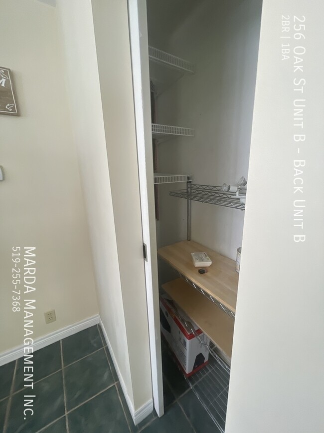 Photo du bâtiment - SPACIOUS 2-BEDROOM/1BATH REAR UNIT - ALL I...