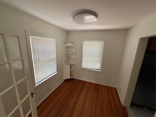 Building Photo - 3210 Hemphill Park