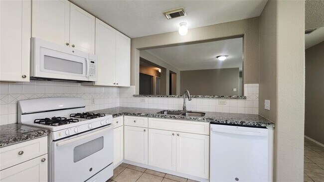 Building Photo - 6814 Liberty Creek Tr
